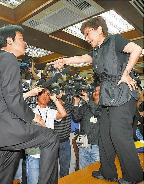 洪秀柱鎮立法院