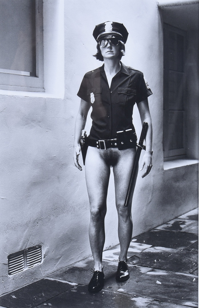 Helmut Newton_police-2.jpg